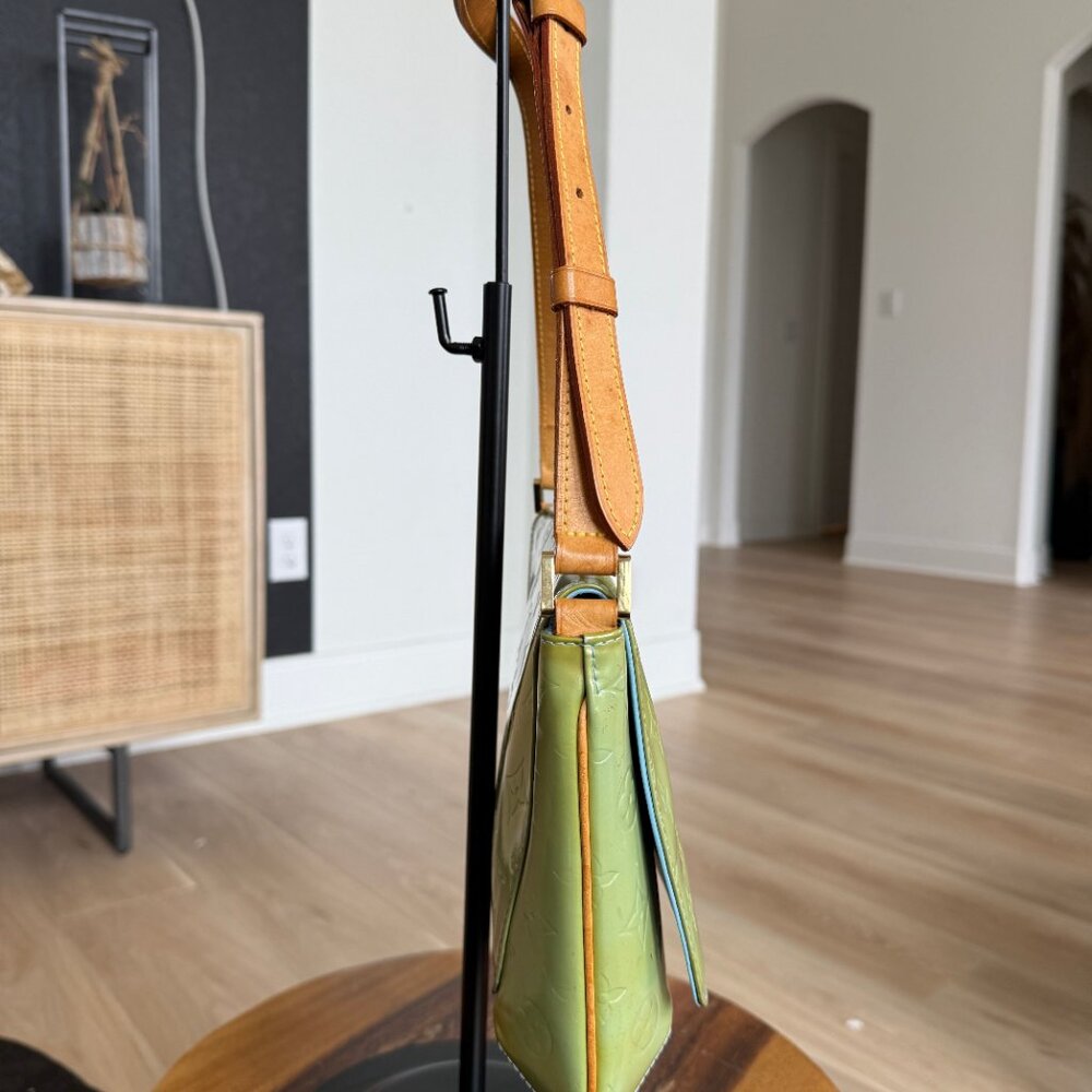 Louis Vuitton Monogram Green Vernis Thompson - Picture 4 of 11